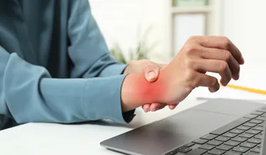 How Does Rapharehab - Physiotherapy in Etobicoke Treat Chronic Pain Conditions?