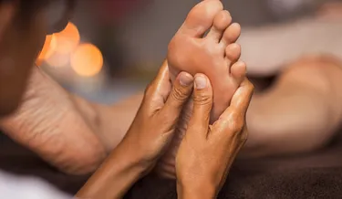 Top Rehab Wellness Etobicoke: Benefits of Hand Massage & Physical Therapy